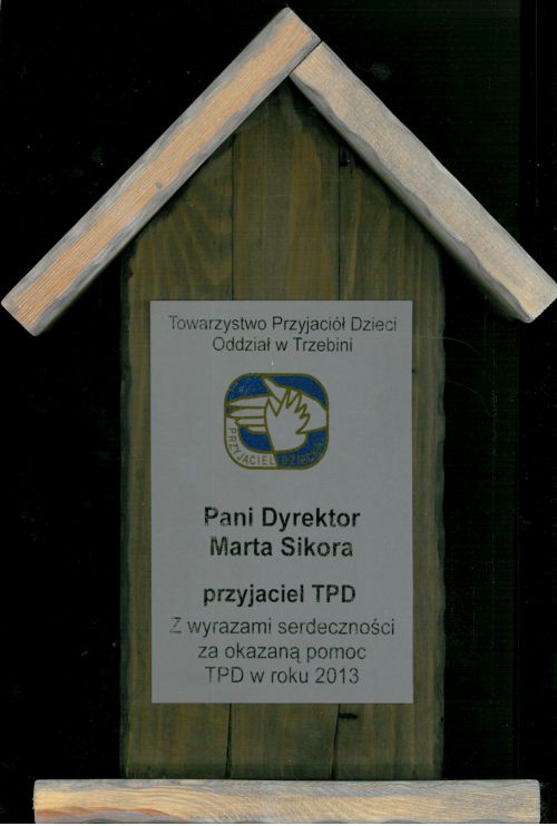 Statuetka dla Dyrektora MBP za okazaną pomoc TPD w 2013 roku